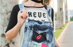 Jardineira jeans com patches